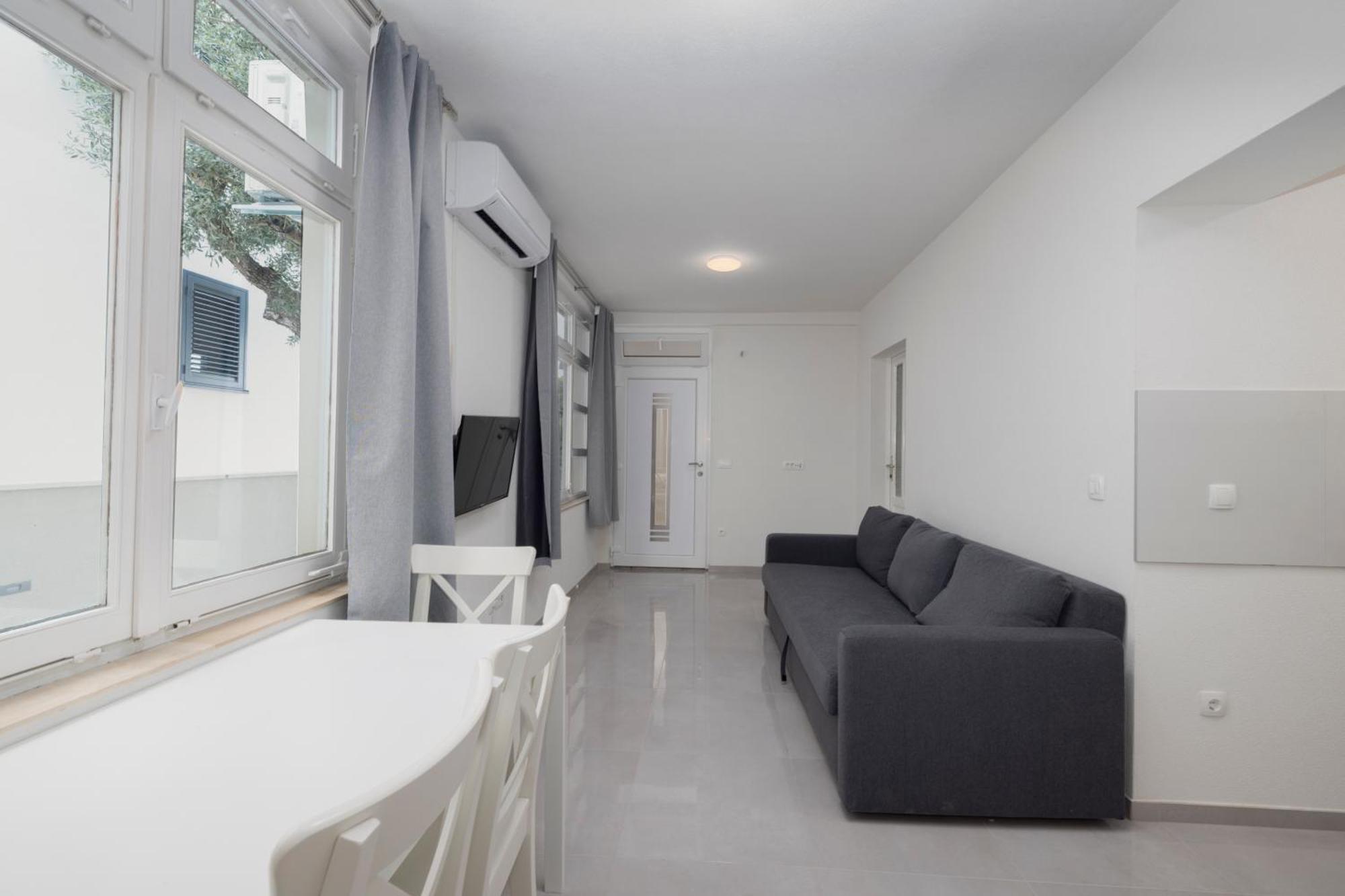 Bulbuli Gasthof Makarska